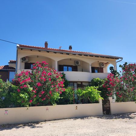Apartments Busic Biograd Na Moru Exterior foto